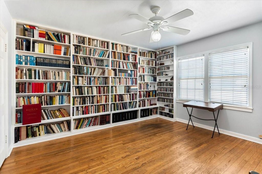 Image 16 of property listing at 2514 15TH AVENUE W, Bradenton, FL 34205