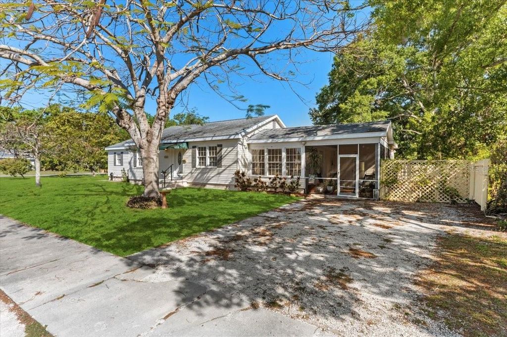 Image 28 of property listing at 2514 15TH AVENUE W, Bradenton, FL 34205