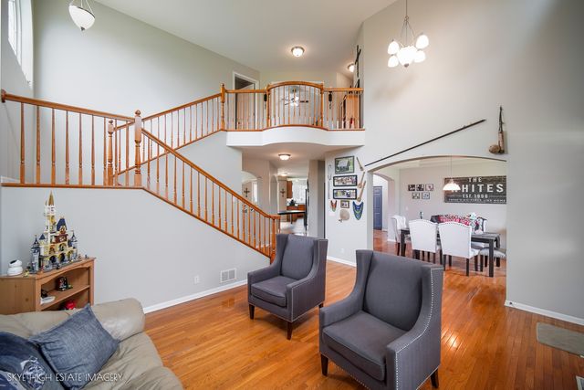 1286 Dorr Drive, Sugar Grove, IL 60554