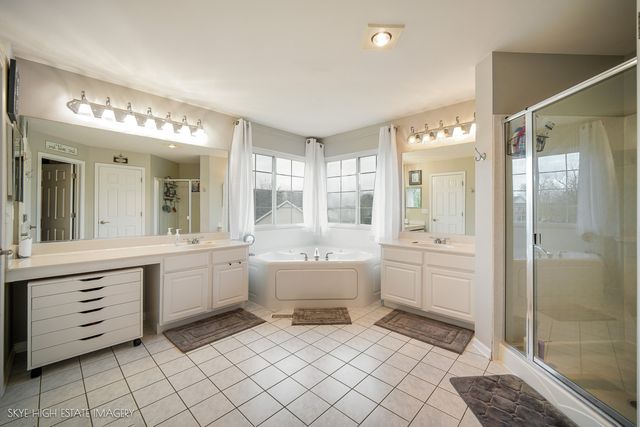 1286 Dorr Drive, Sugar Grove, IL 60554