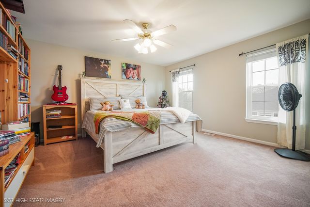 1286 Dorr Drive, Sugar Grove, IL 60554