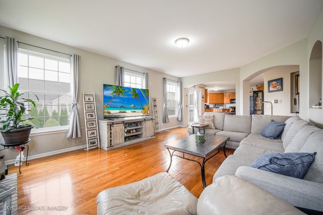 1286 Dorr Drive, Sugar Grove, IL 60554