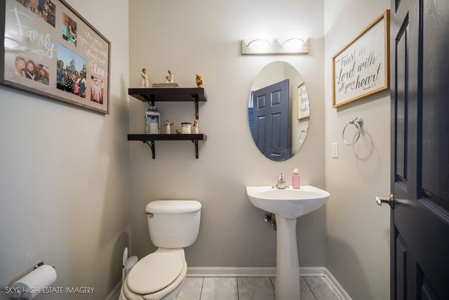 1286 Dorr Drive, Sugar Grove, IL 60554