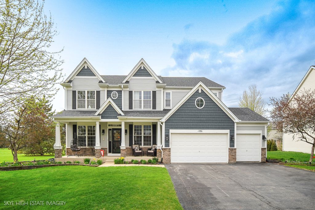 1286 Dorr Drive, Sugar Grove, IL 60554