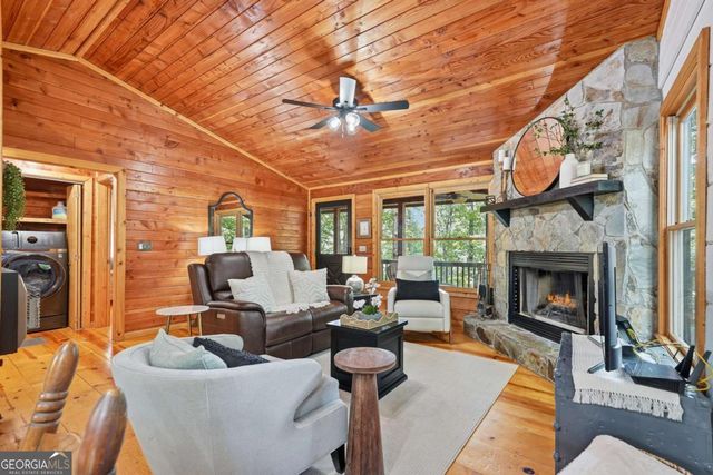 252 Granny Branch Drive, Blue Ridge, GA 30513