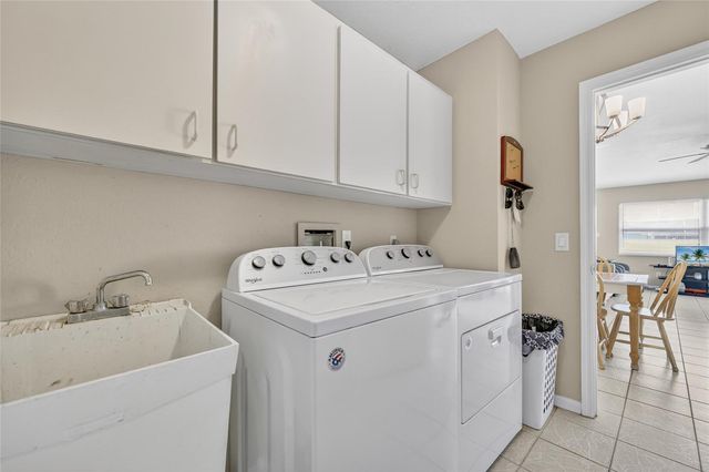 881 RIVIERA LANE NW, Port Charlotte, FL 33948
