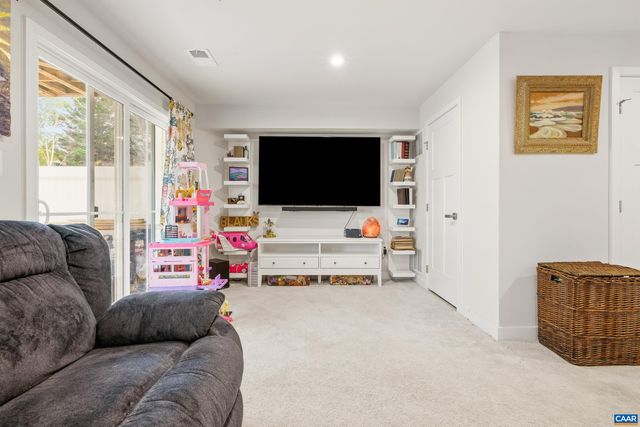 1946 LOIS LN, Charlottesville, VA 22911