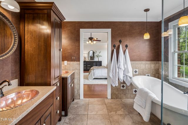 131 Olde Towne Drive, Jonesborough, TN 37659