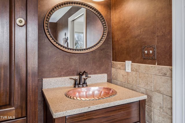 131 Olde Towne Drive, Jonesborough, TN 37659