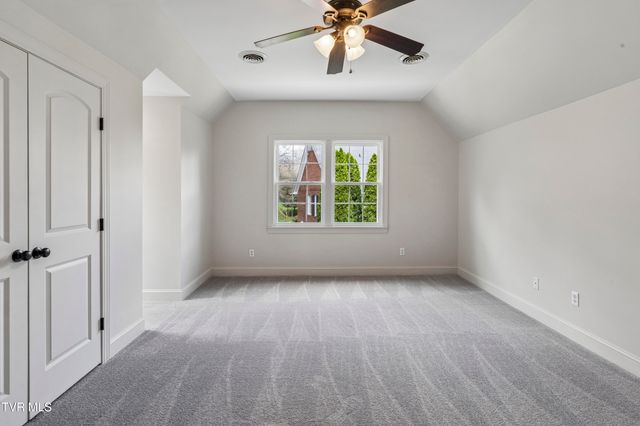131 Olde Towne Drive, Jonesborough, TN 37659