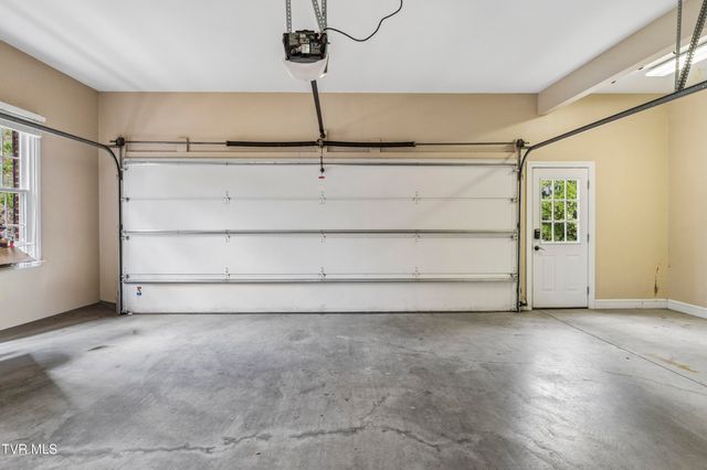 131 Olde Towne Drive, Jonesborough, TN 37659