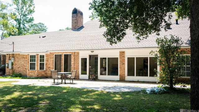 465 Donald Dr, Denham Springs, LA 70726