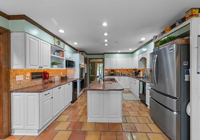 8365 CEDAR BEND CV, Memphis, TN 38018