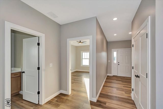 1165 S Farmstone Drive, Diamond, IL 60416