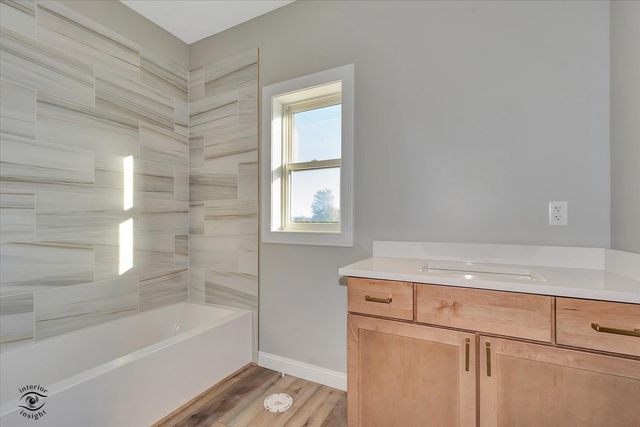 1165 S Farmstone Drive, Diamond, IL 60416