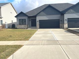 1165 S Farmstone Drive, Diamond, IL 60416