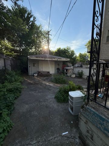 6348 S Rhodes Avenue, Chicago, IL 60637