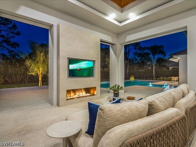 500 Ridge DR, Naples, FL 34108