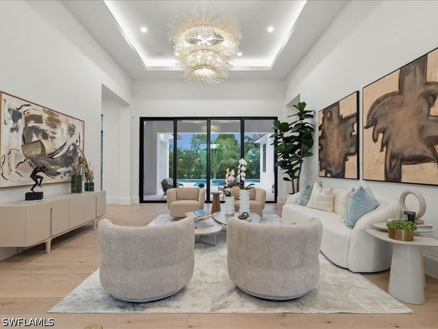 500 Ridge DR, Naples, FL 34108