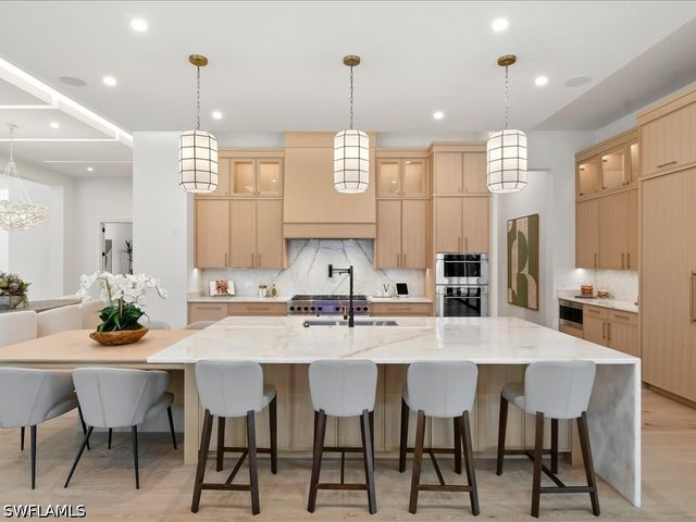 500 Ridge DR, Naples, FL 34108