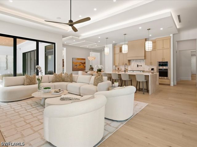 500 Ridge DR, Naples, FL 34108
