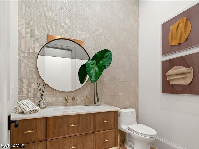 500 Ridge DR, Naples, FL 34108