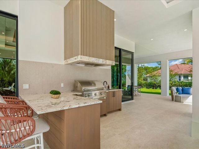 500 Ridge DR, Naples, FL 34108