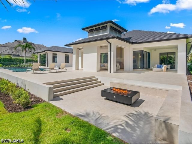 500 Ridge DR, Naples, FL 34108
