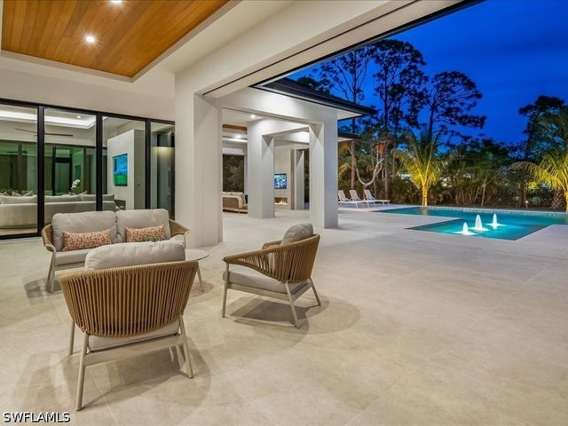500 Ridge DR, Naples, FL 34108