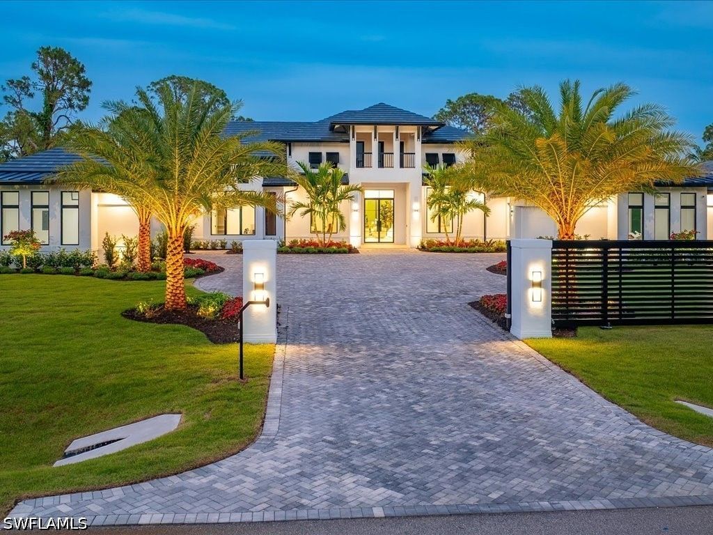 500 Ridge DR, Naples, FL 34108