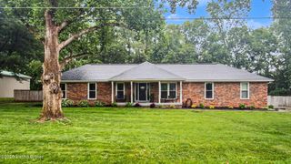 2132 Crystal Dr, La Grange, KY 40031