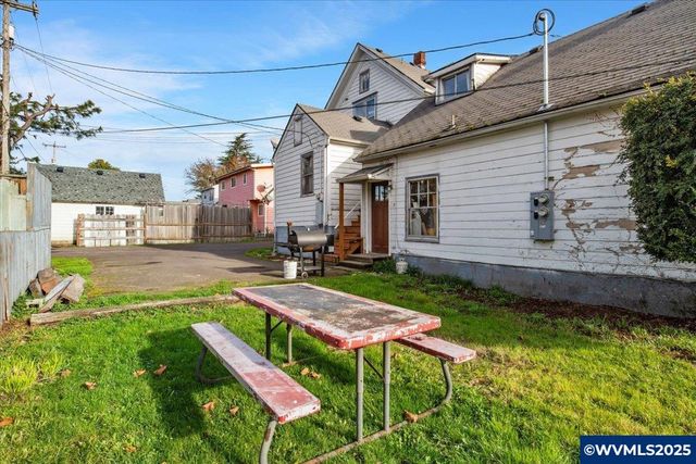 925 14th St NE, Salem, OR 97301