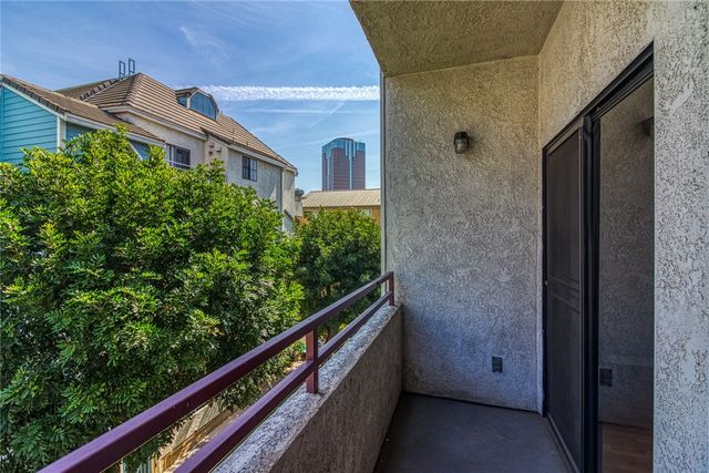 730 W 4th Street 306, Long Beach, CA 90802