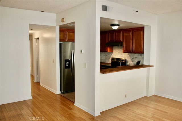 730 W 4th Street 306, Long Beach, CA 90802