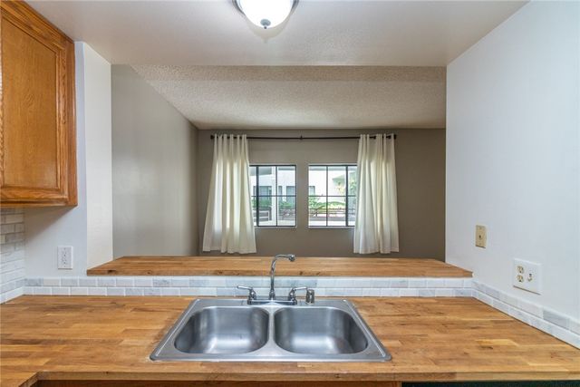 730 W 4th Street 306, Long Beach, CA 90802