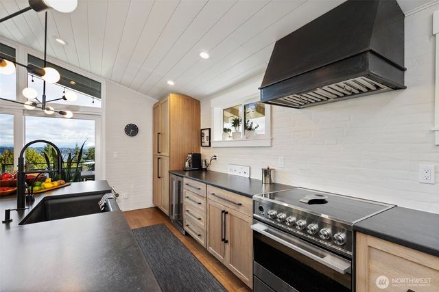 5190 NW Eldorado Boulevard, Bremerton, WA 98312