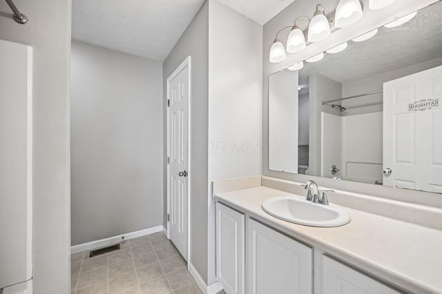 7428 Maple Spice Avenue, Canal Winchester, OH 43110