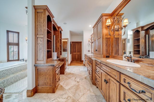 6712 BIG SKY TRL, Cheyenne, WY 82009