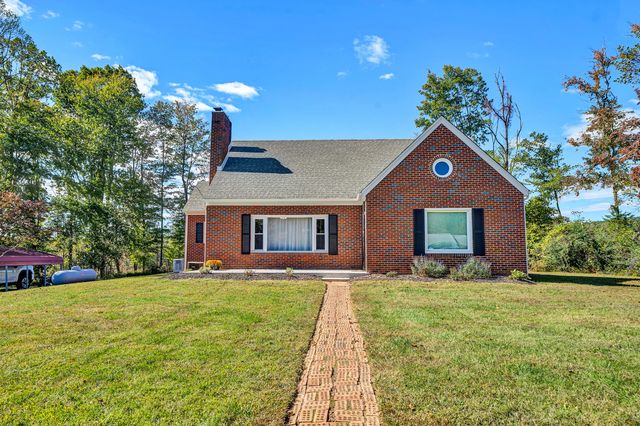 6303 Coopers Mountain RD, Martinsville, VA 24112