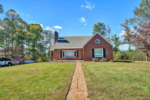 6303 Coopers Mountain RD, Martinsville, VA 24112