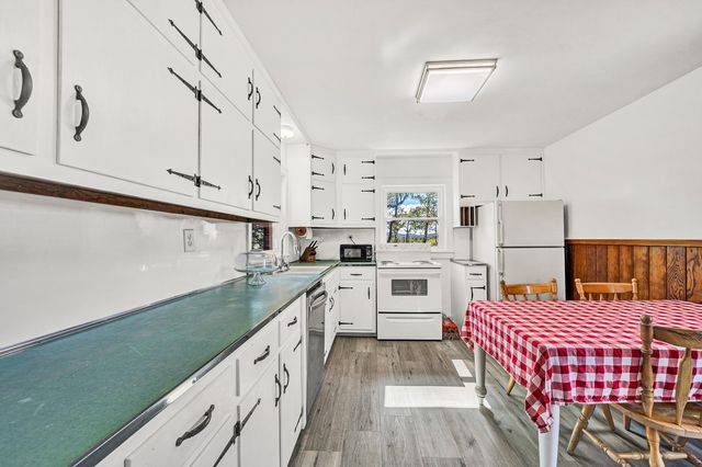 6303 Coopers Mountain RD, Martinsville, VA 24112