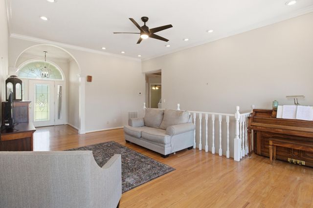 8980 Private Road 9689, West Plains, MO 65775