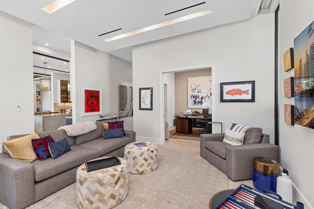 100 Royal Palm Drive, Fort Lauderdale, FL 33301