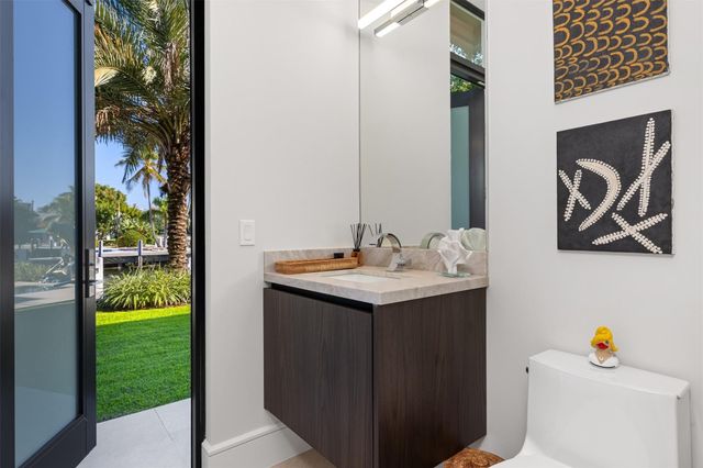 100 Royal Palm Drive, Fort Lauderdale, FL 33301