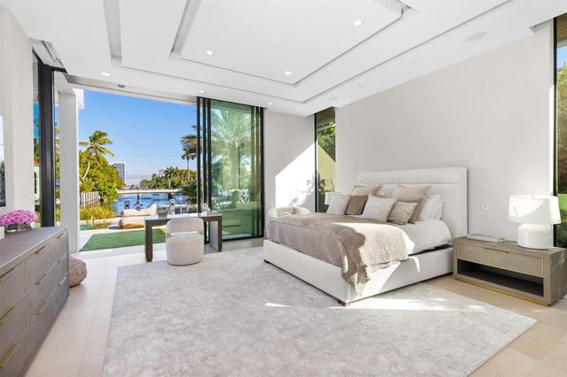 100 Royal Palm Drive, Fort Lauderdale, FL 33301