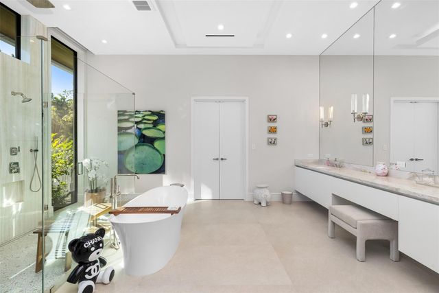 100 Royal Palm Drive, Fort Lauderdale, FL 33301