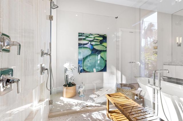 100 Royal Palm Drive, Fort Lauderdale, FL 33301