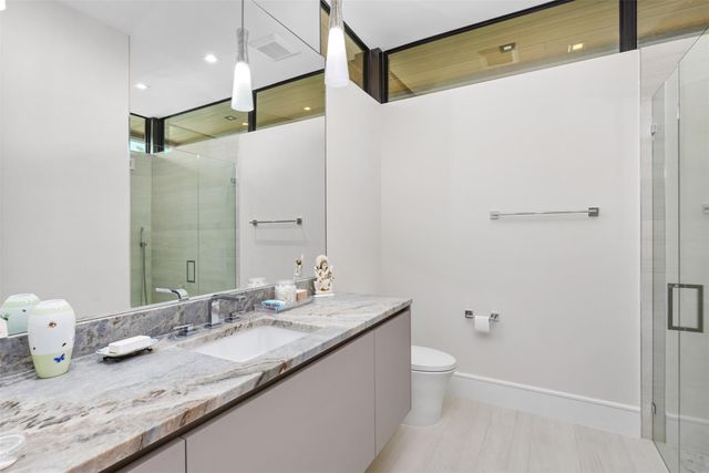 100 Royal Palm Drive, Fort Lauderdale, FL 33301