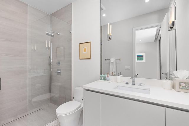 100 Royal Palm Drive, Fort Lauderdale, FL 33301