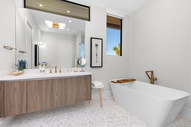 100 Royal Palm Drive, Fort Lauderdale, FL 33301